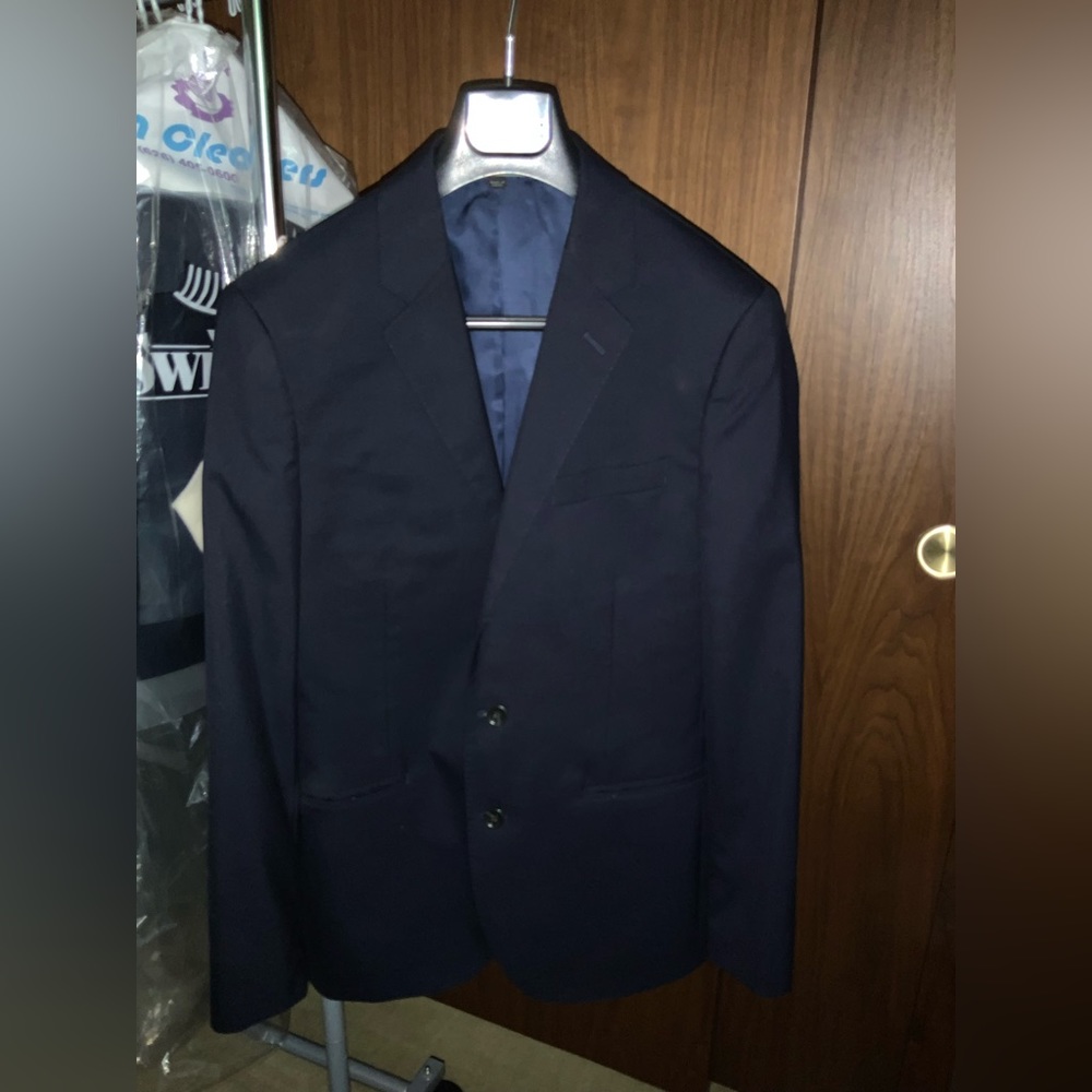 J Crew ludlow men’s navy blazer.